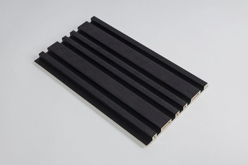 סרגל שחור דגם אי סימטרי